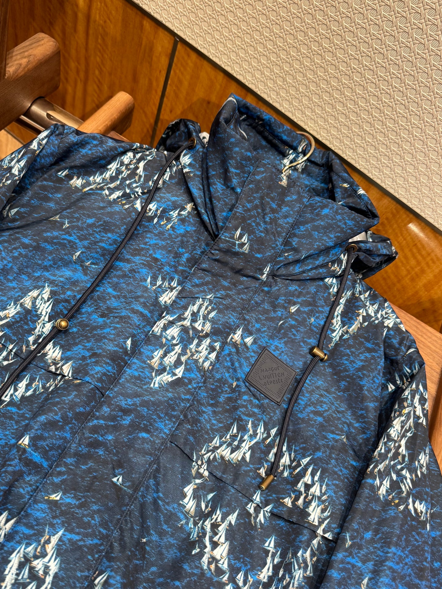 LOU JACKET