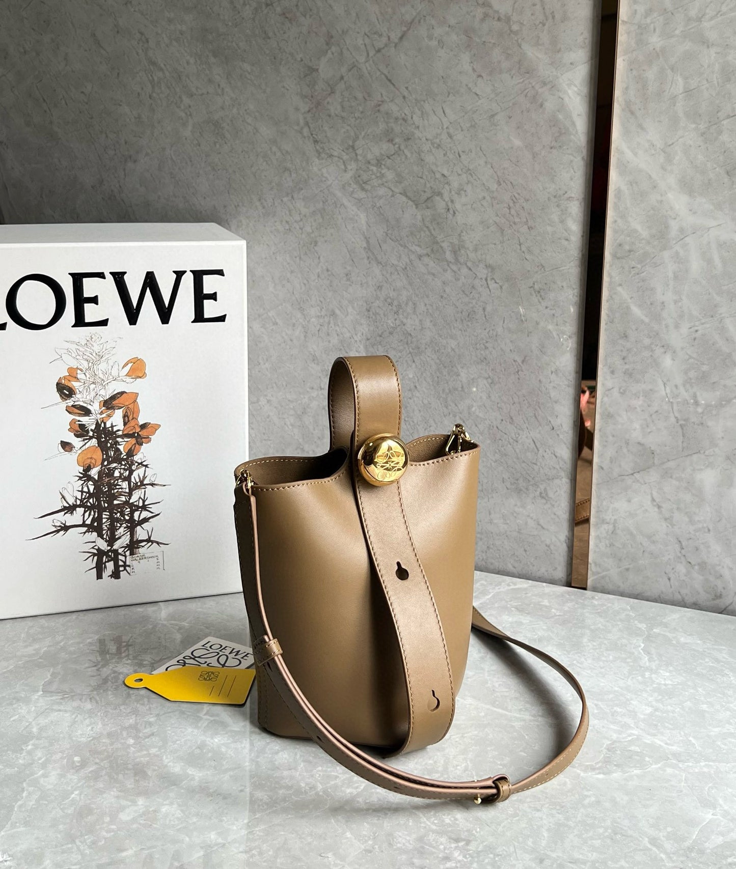 LOEW MINI PEBBLE BUCKET BAG