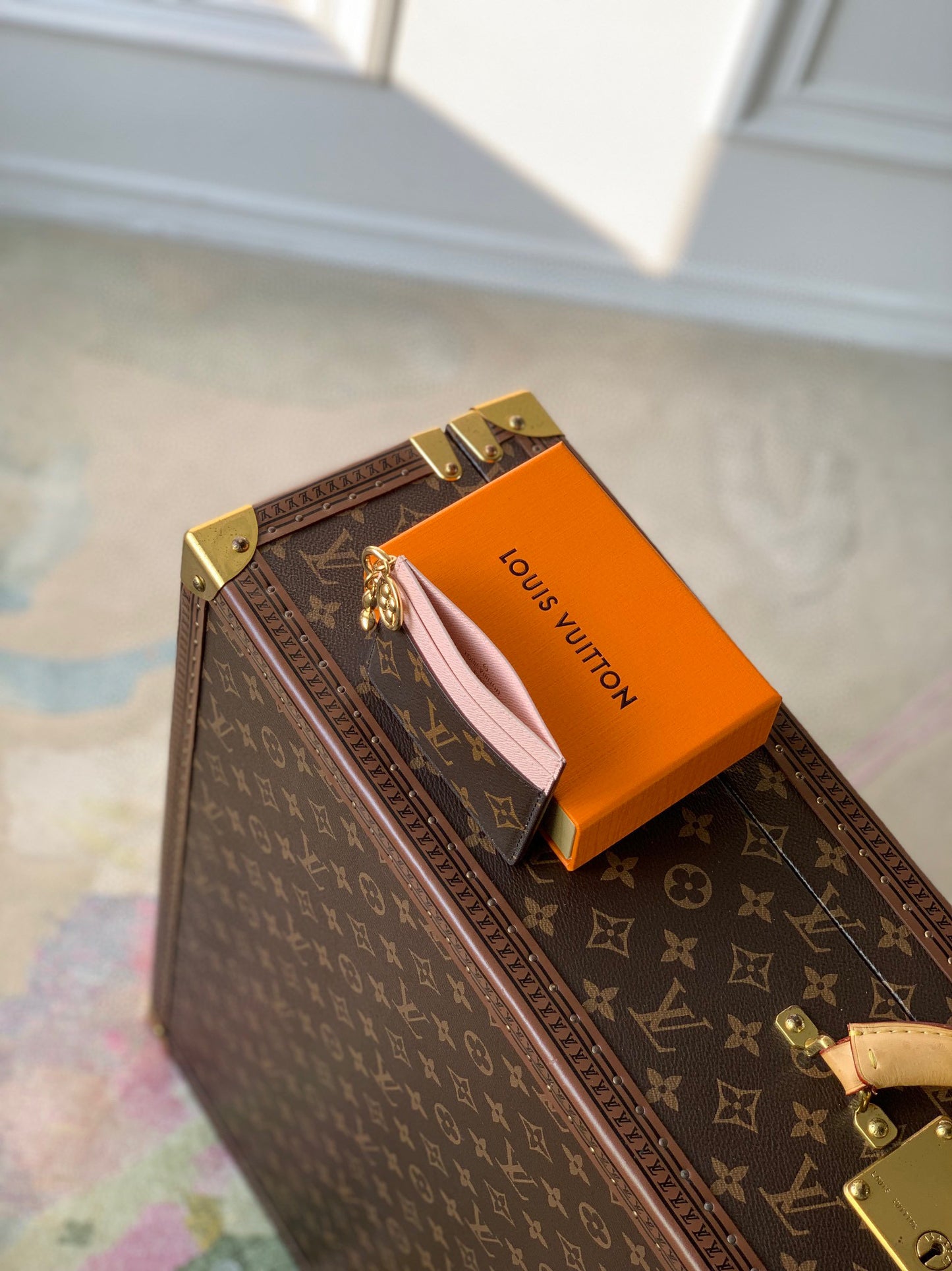 LOU CHARMS CARD HOLDER