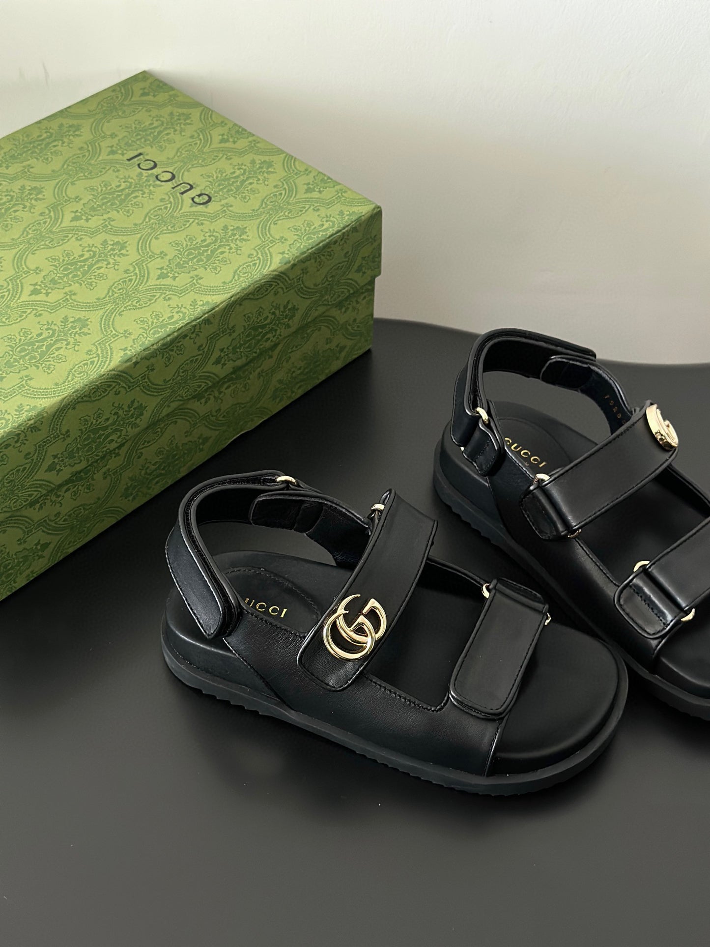 GG SANDALS