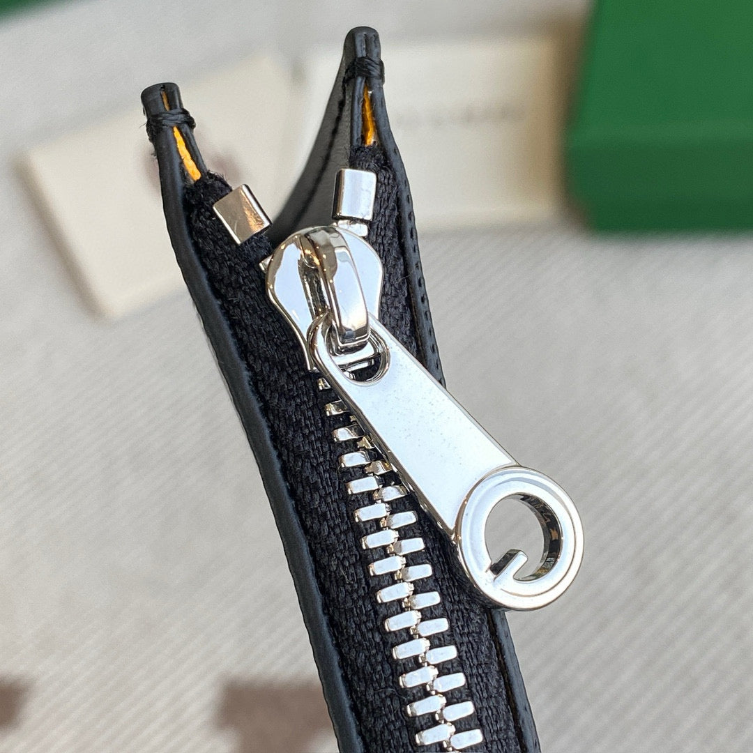 GOYA BOURBON CARD HOLDER