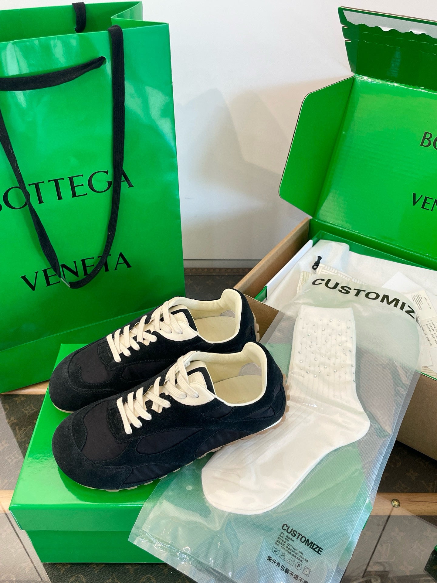 BOTT V ORBIT SNEAKER