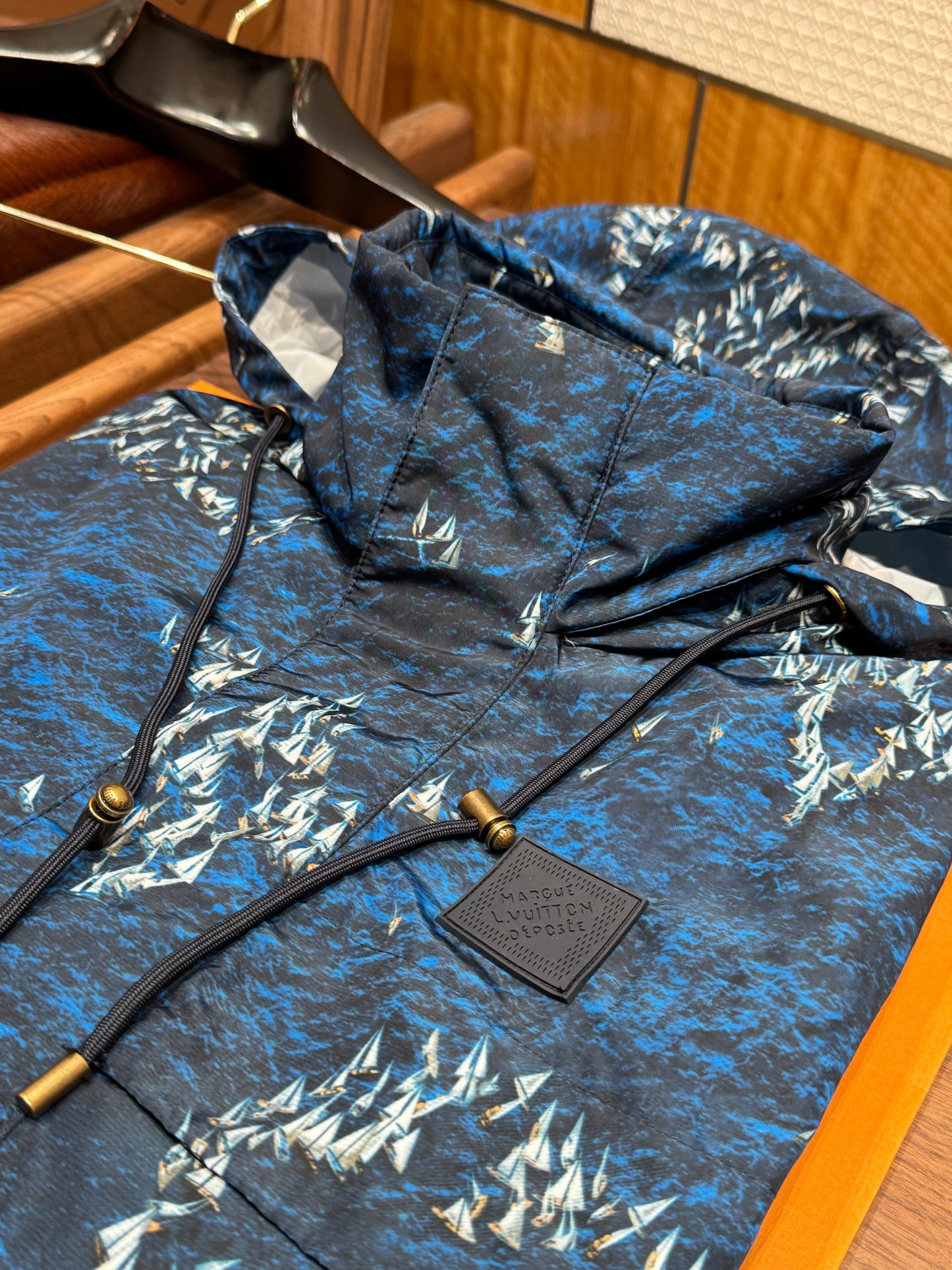 LOU JACKET