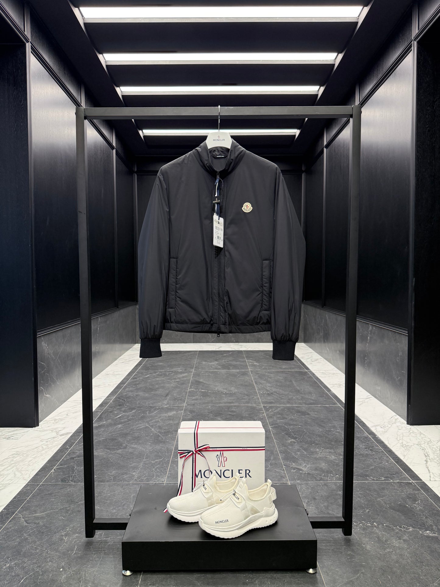 MONC VERNEY JACKET