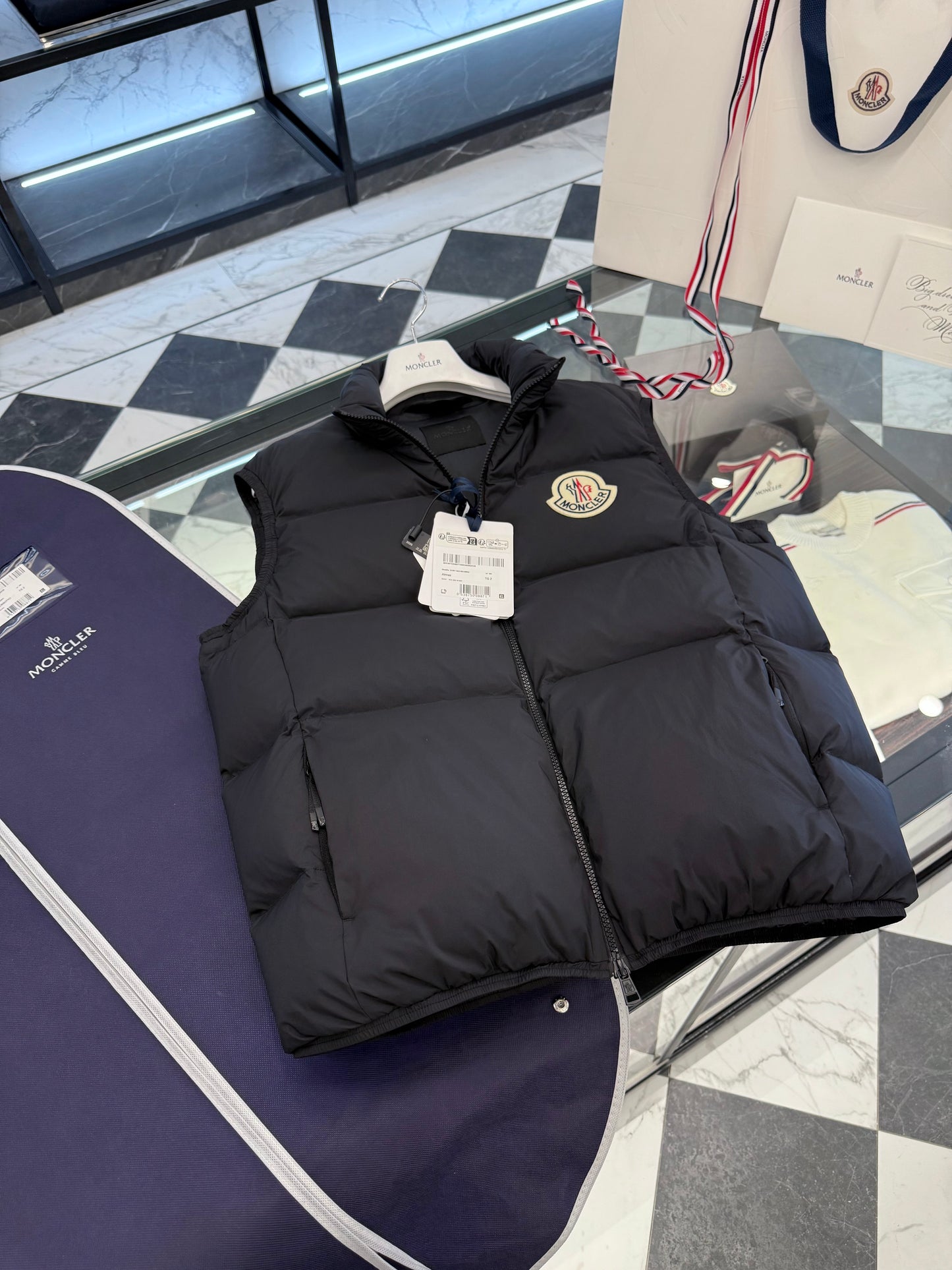 MONC ALMAZ VEST