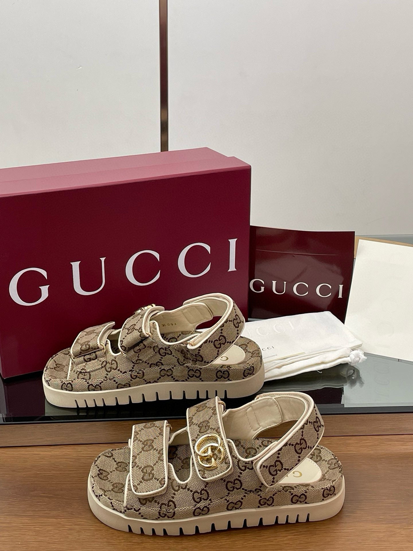 GG SANDALS