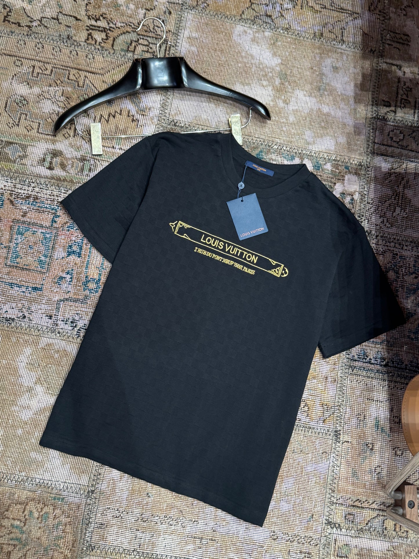 LOU T-SHIRT