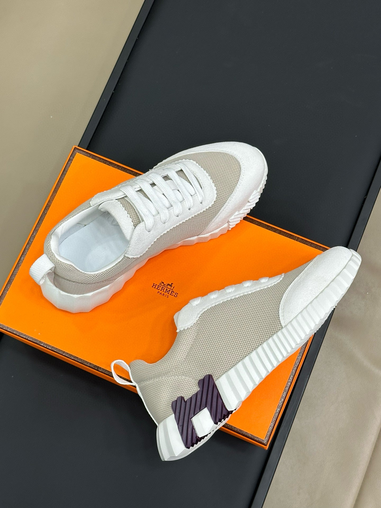 HERM BOUNCING SNEAKER