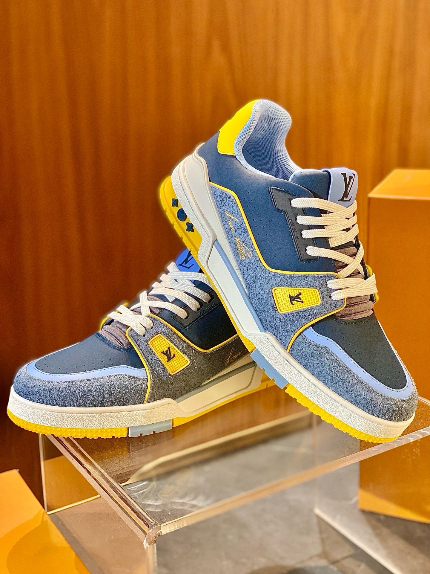 LOU TRAINERS
