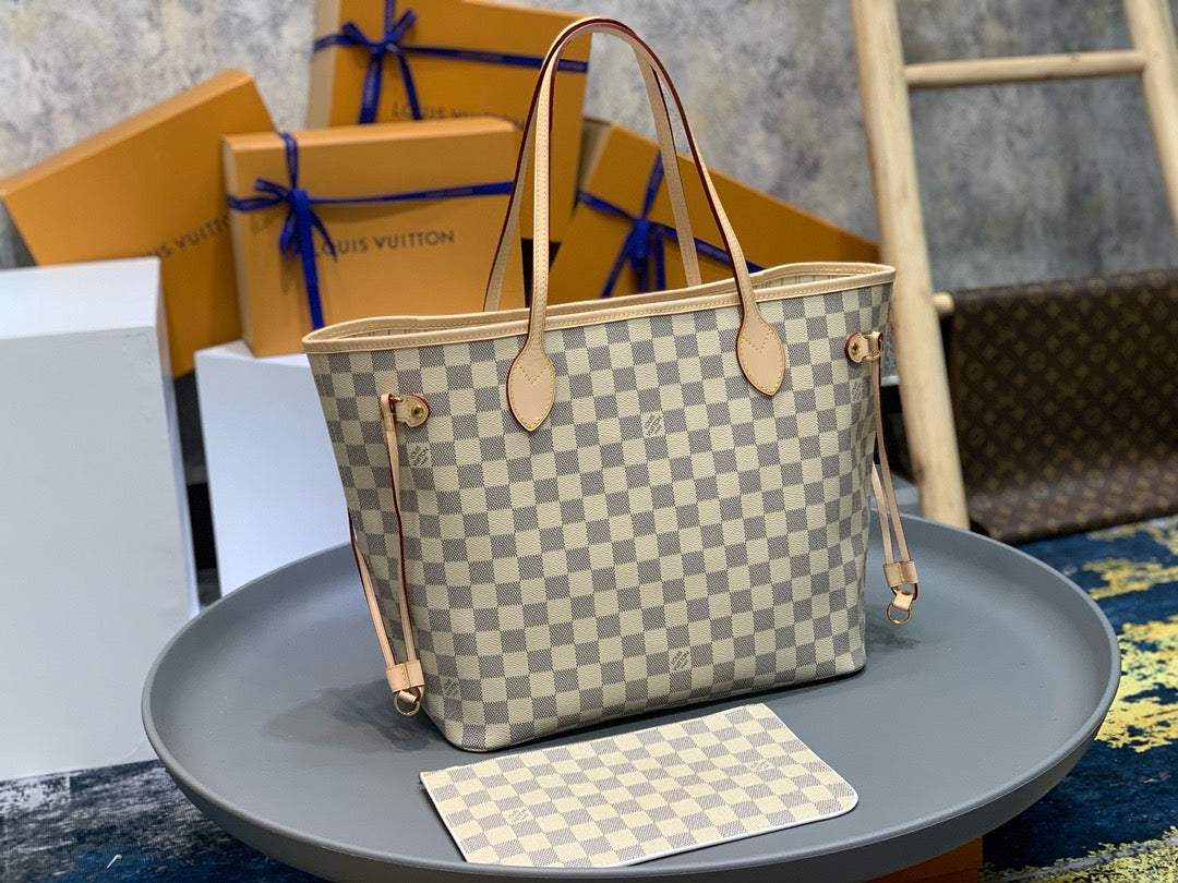LOU NEVERFULL MM