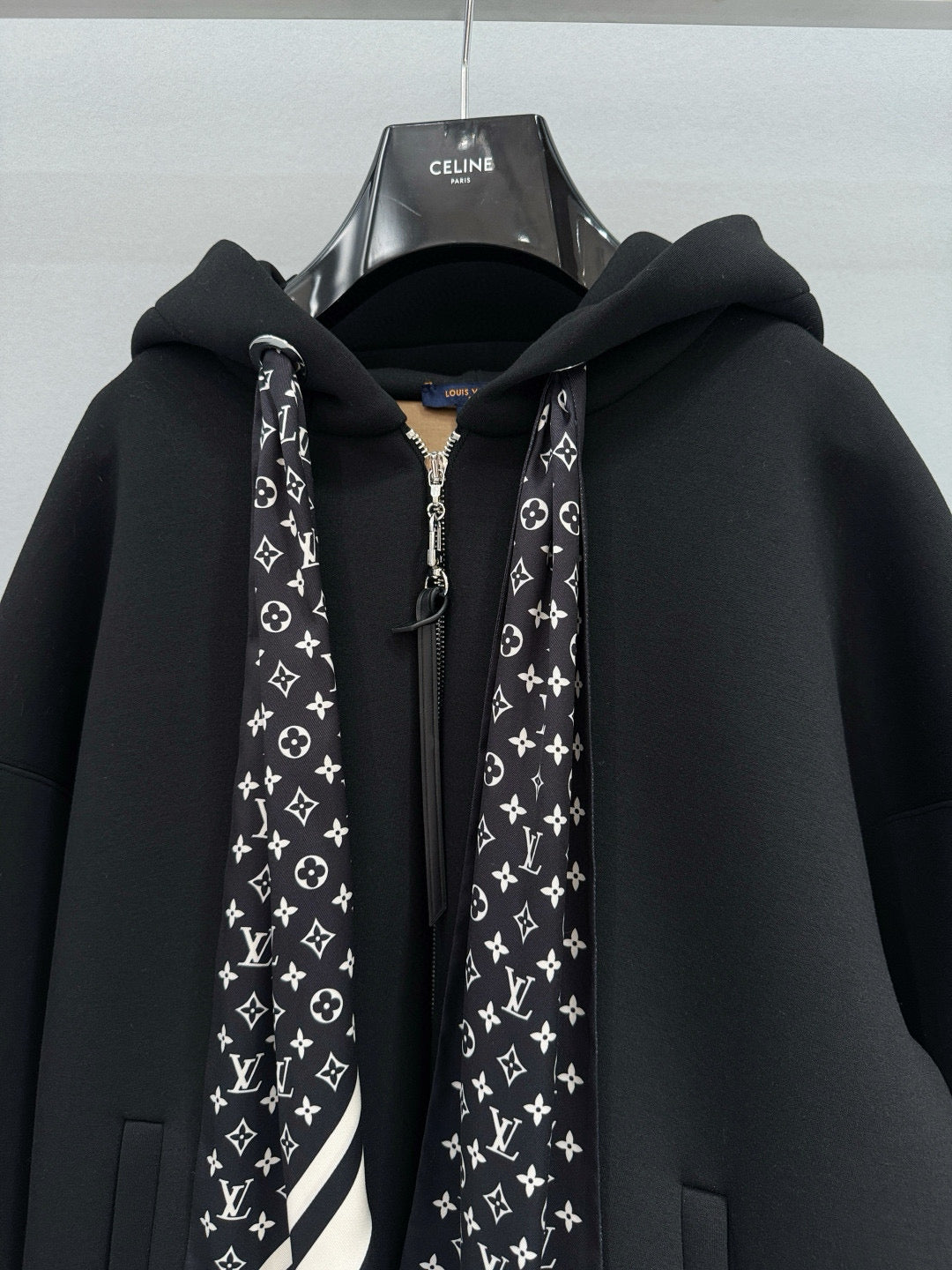 LOU ZIP HOODIE