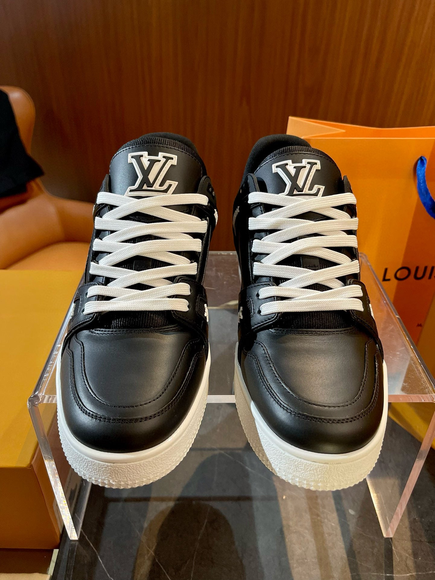 LOU TRAINERS