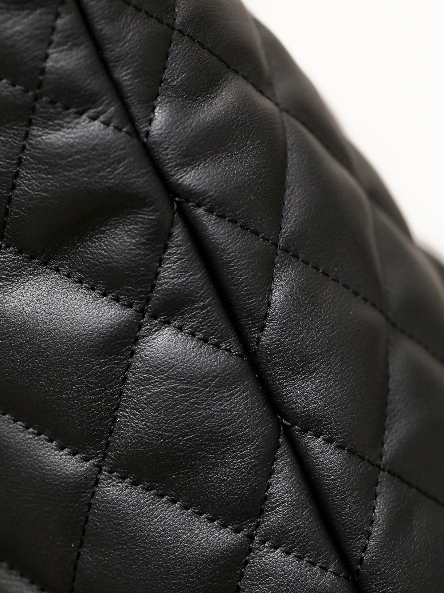 CC 23B MAXI HOBO BAG