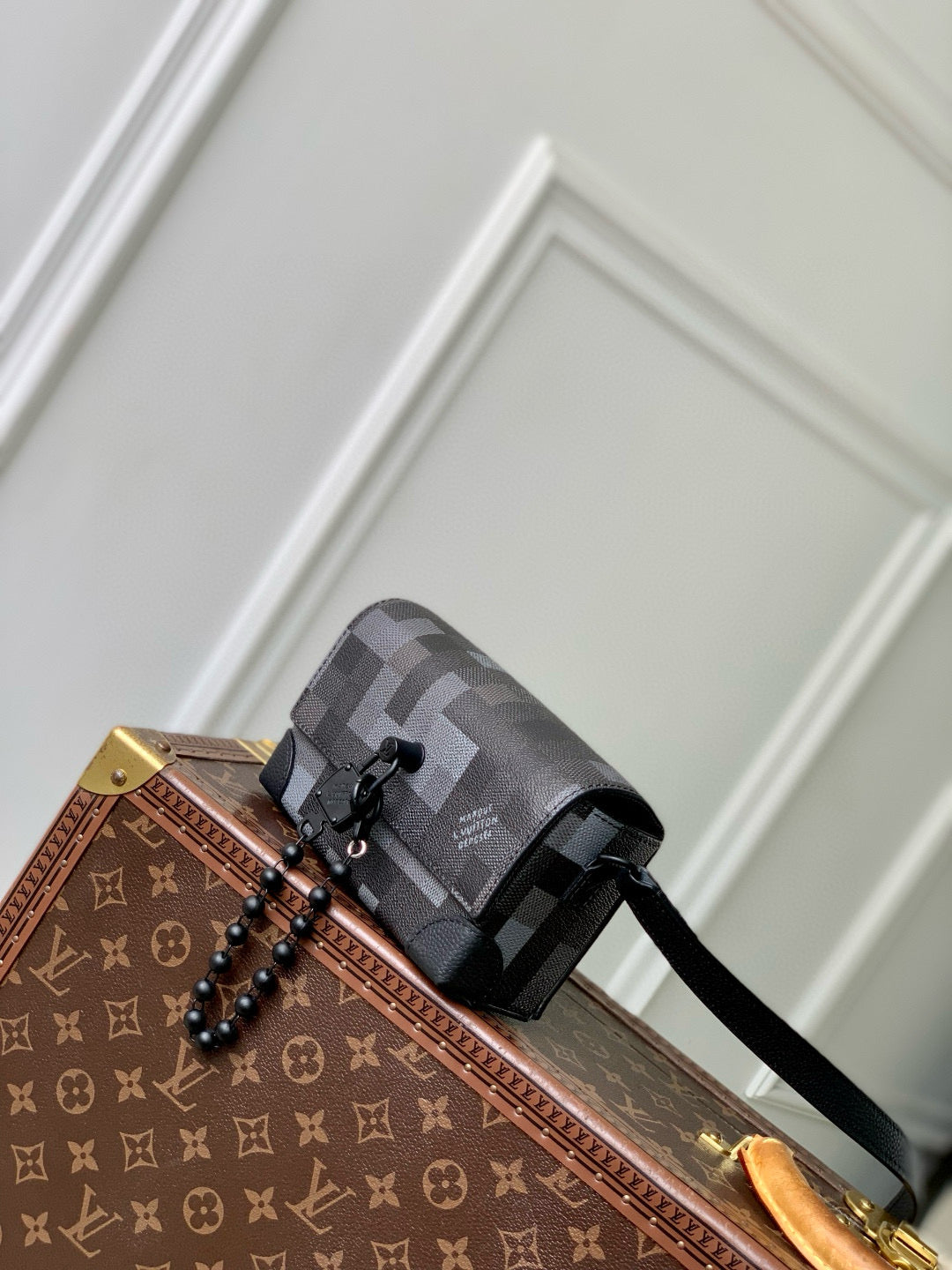 LOU STEAMER WEARABLE WALLET