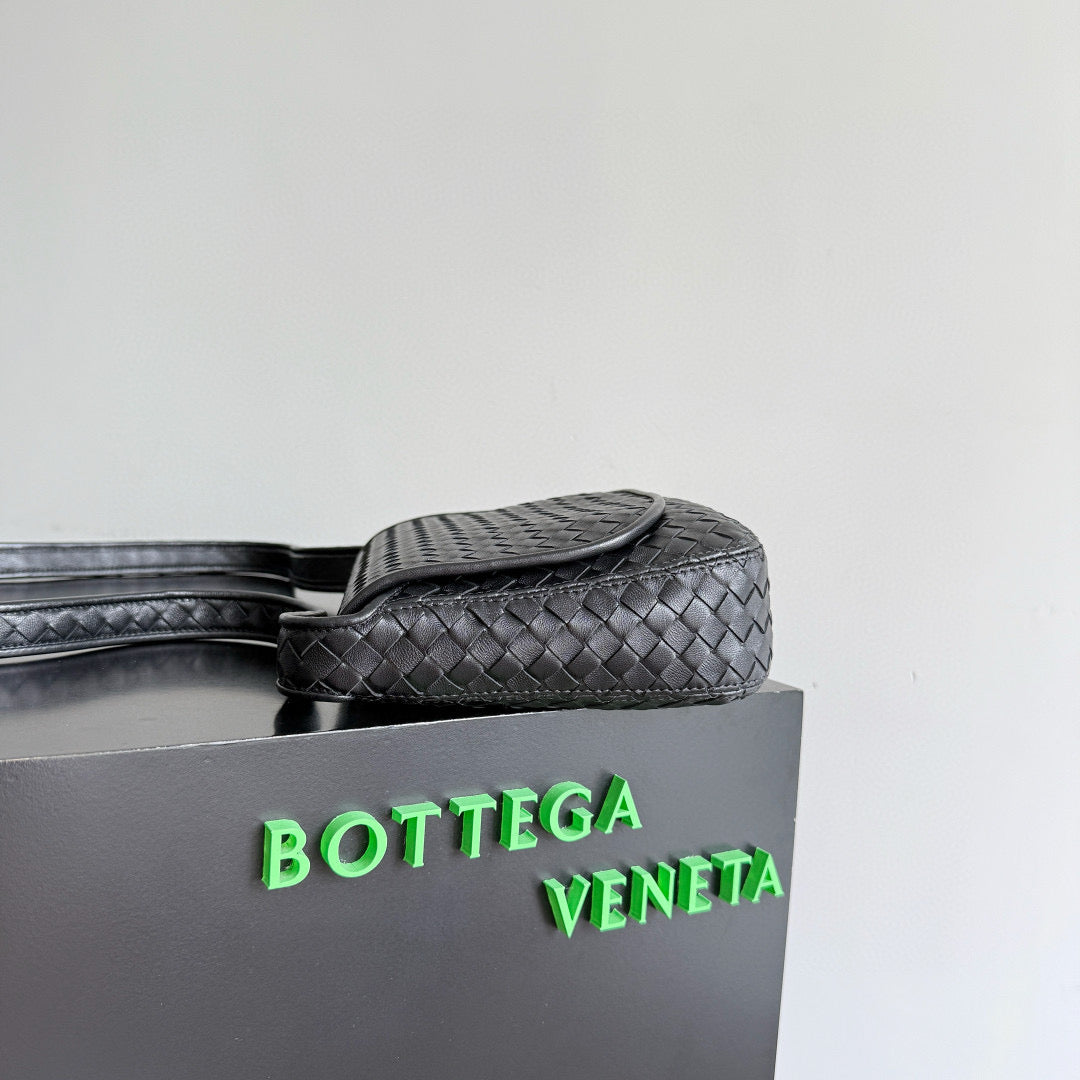 BOTT V VENETO FLAP MESSENGER BAG