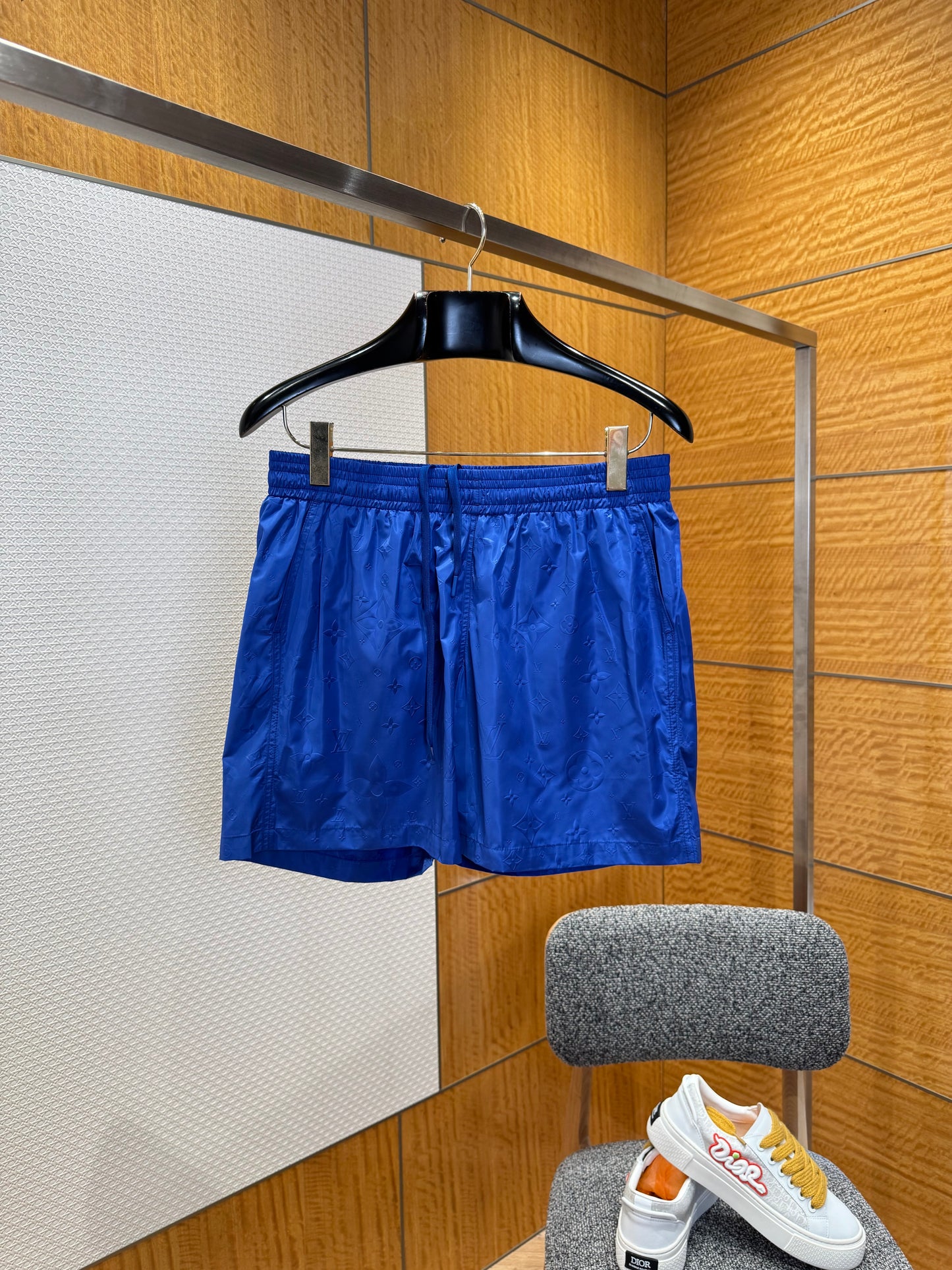 LOU SHORTS