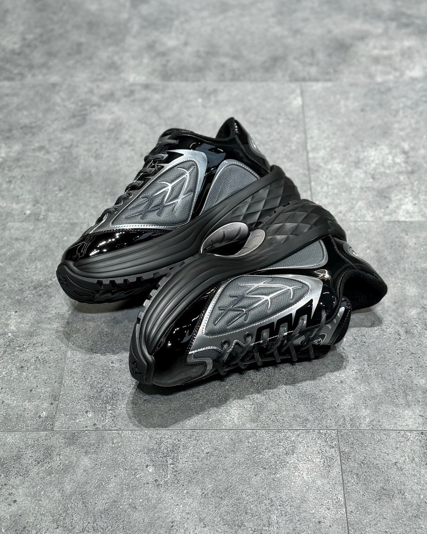 LOU DISCOVERY TRAINERS