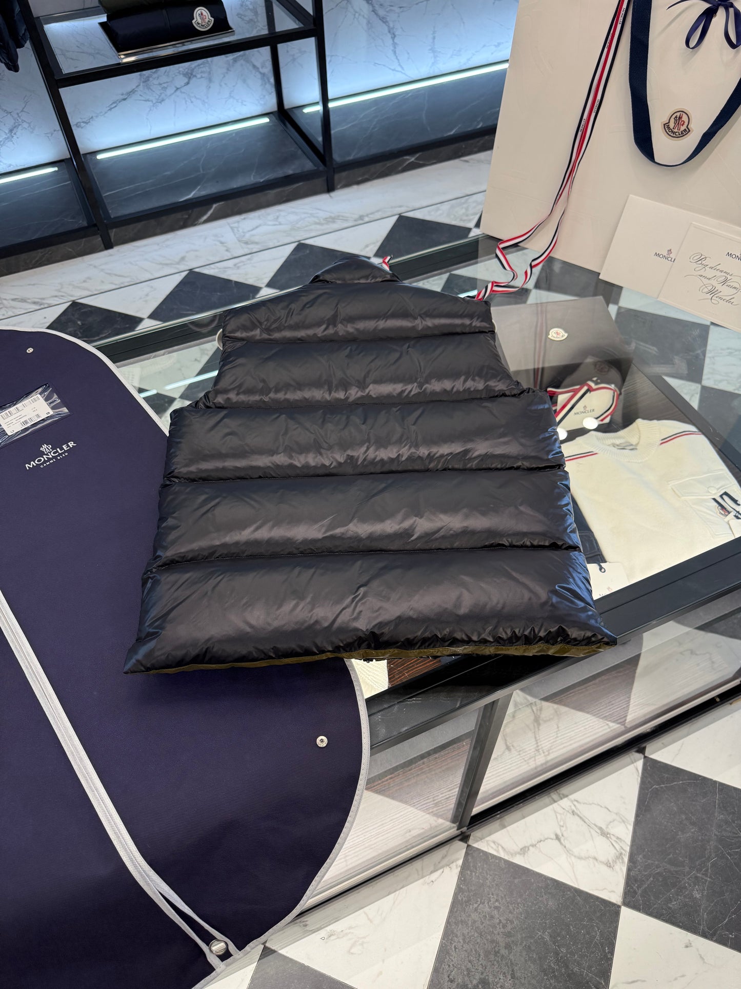 MONC LIPSI VEST