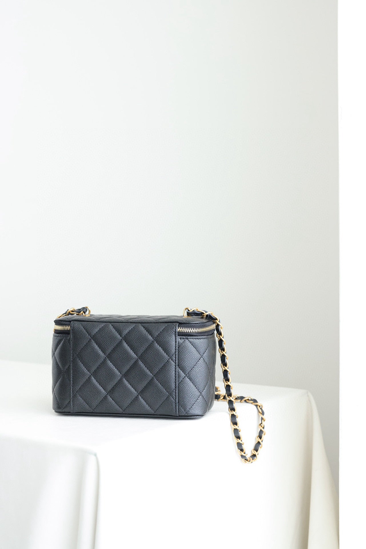 CC 24S VANITY BAG