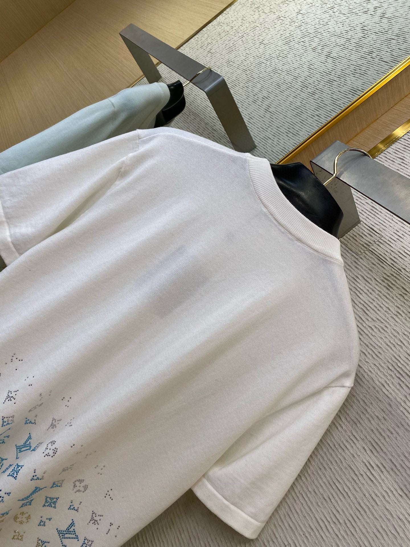LOU T-SHIRT