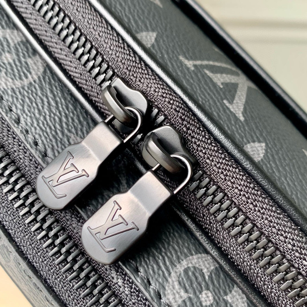 LOU ALPHA MESSENGER BAG
