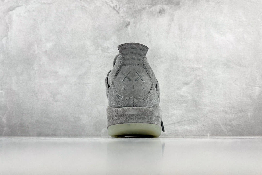 NIKE JORDAN 4