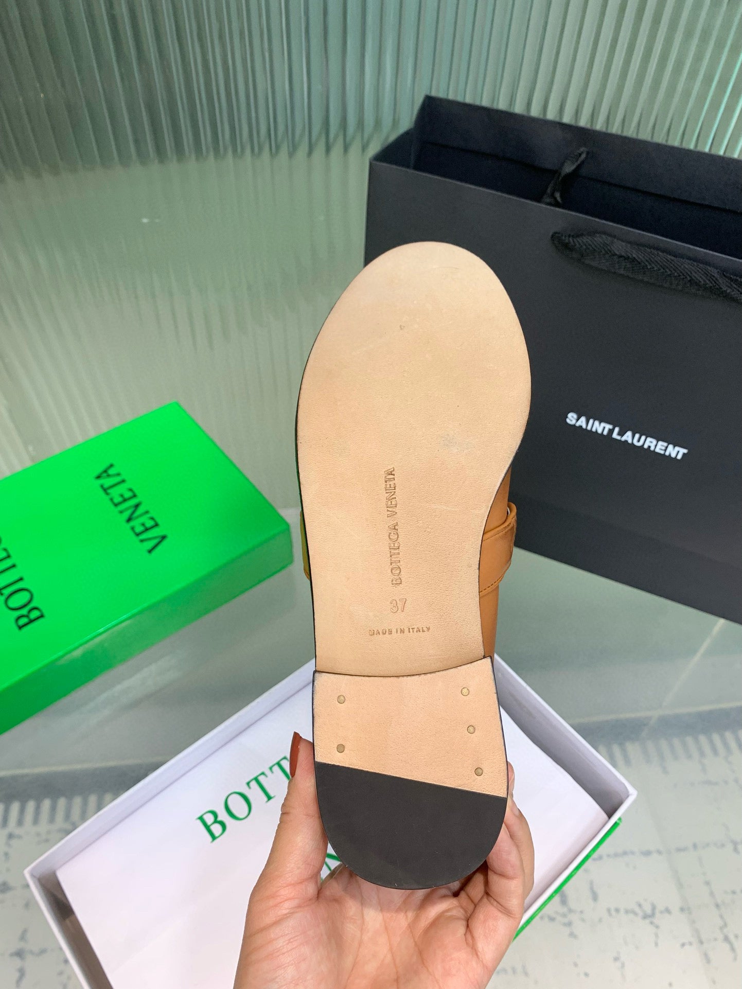 BOTT LOAFERS