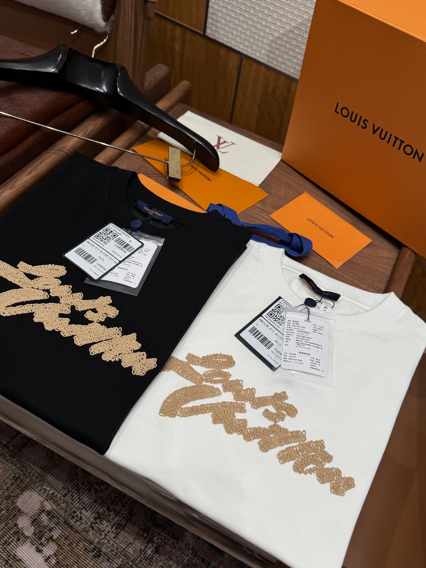 LOU T-SHIRT