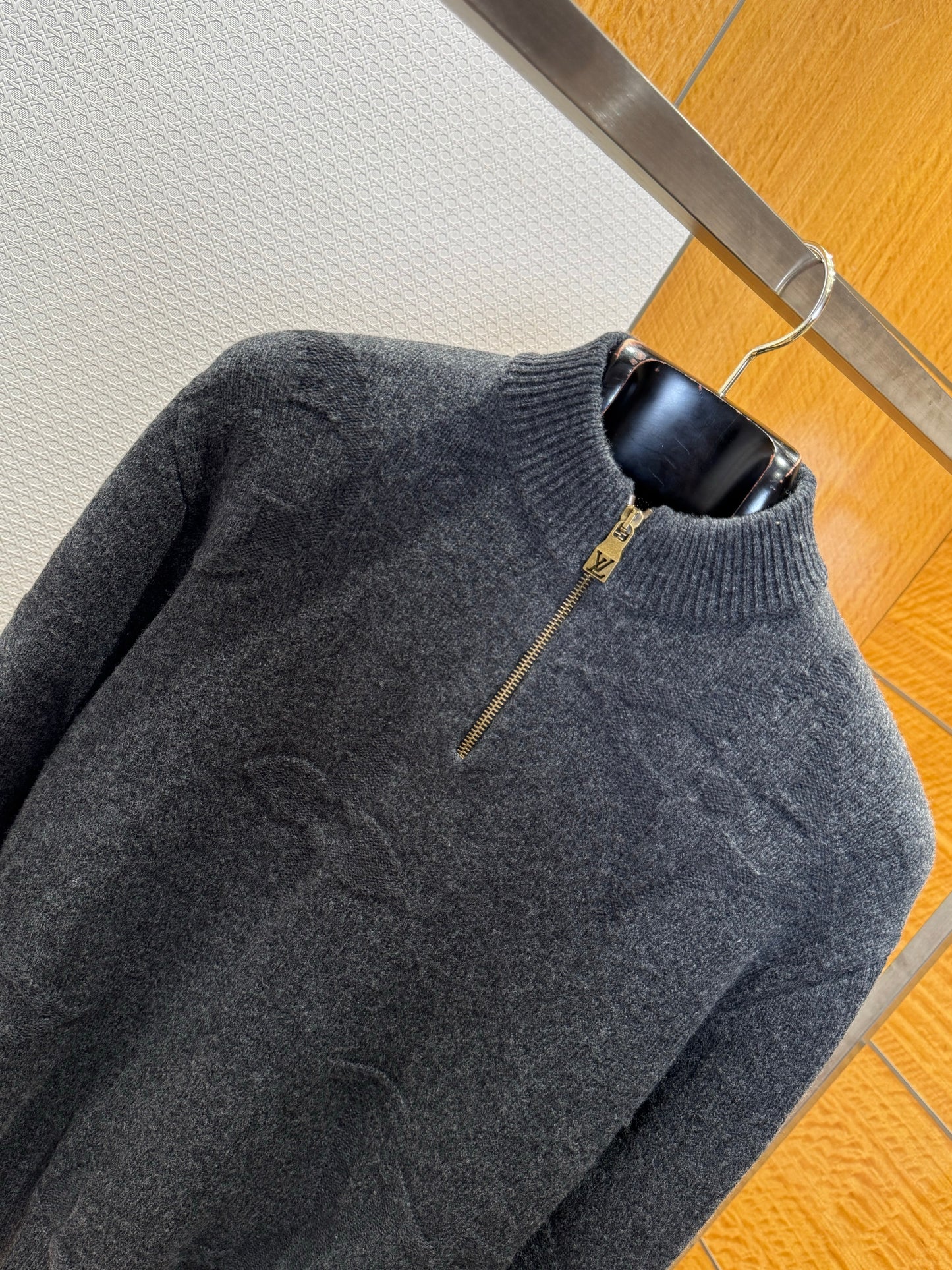 LOU JUMPER