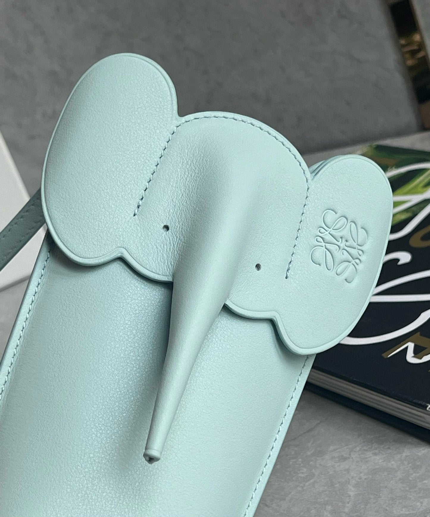 LOEW ELEPHANT POCKET BAG