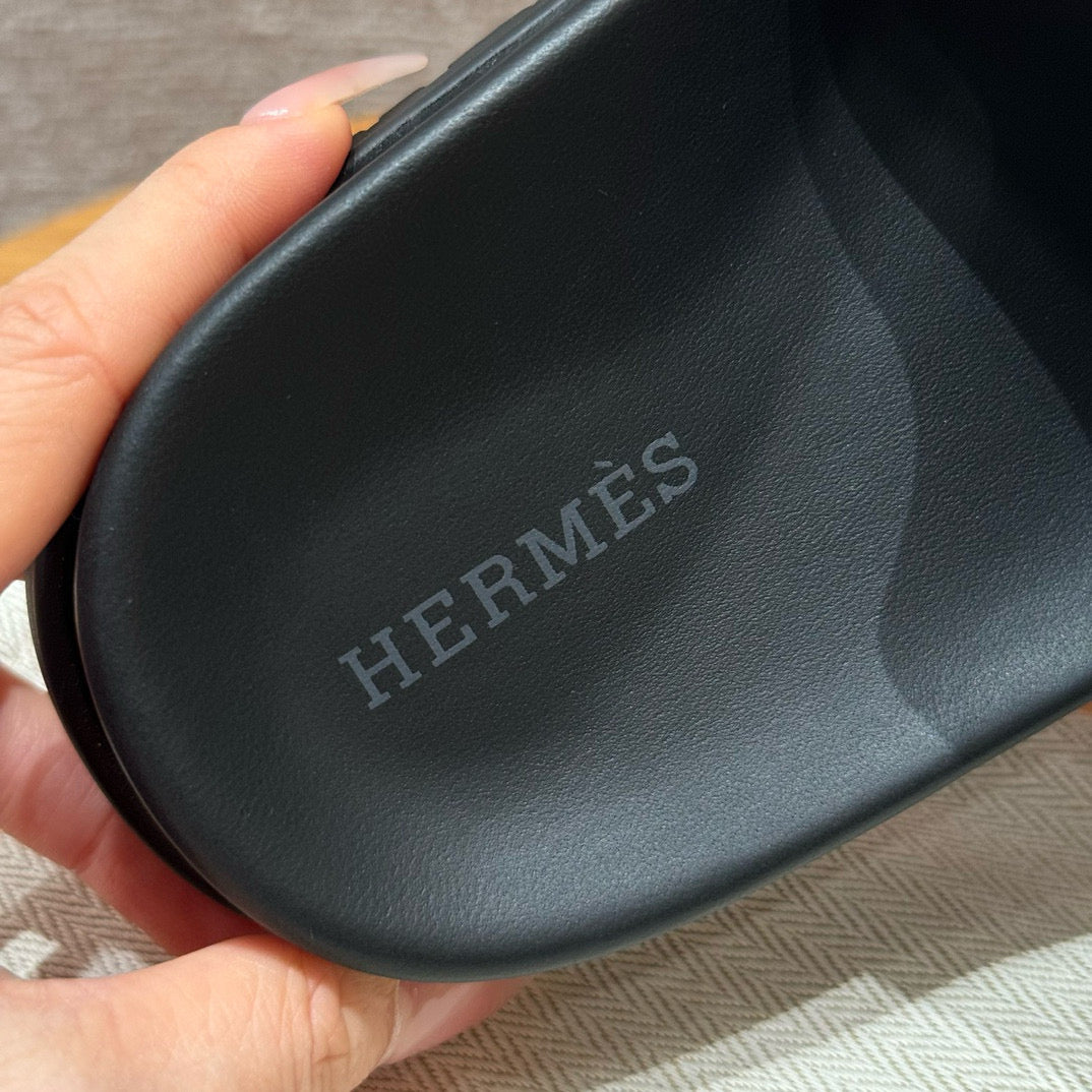 HERM EMPIRE SANDALS