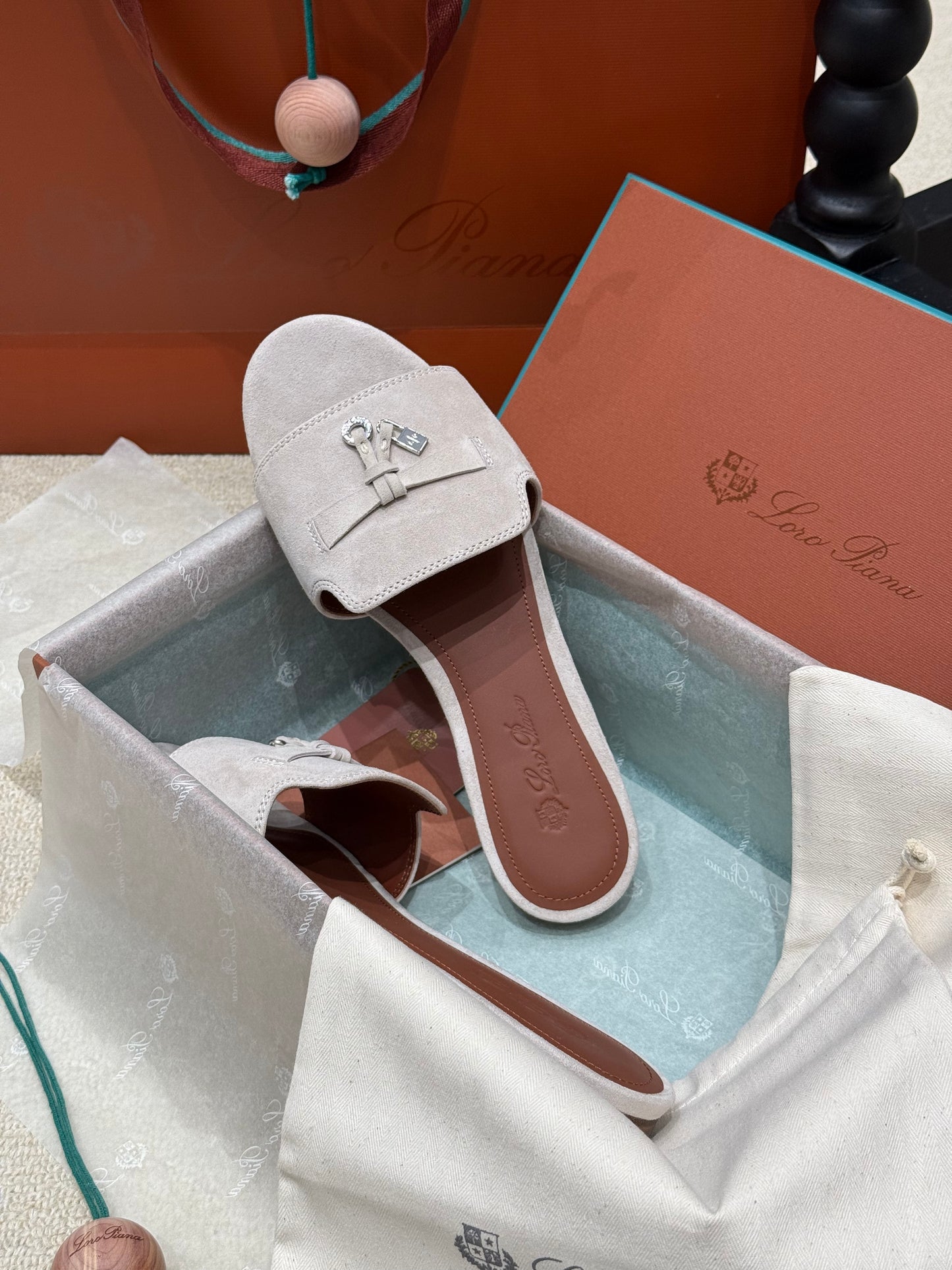 LORO P SUMMER CHARM SLIPPER