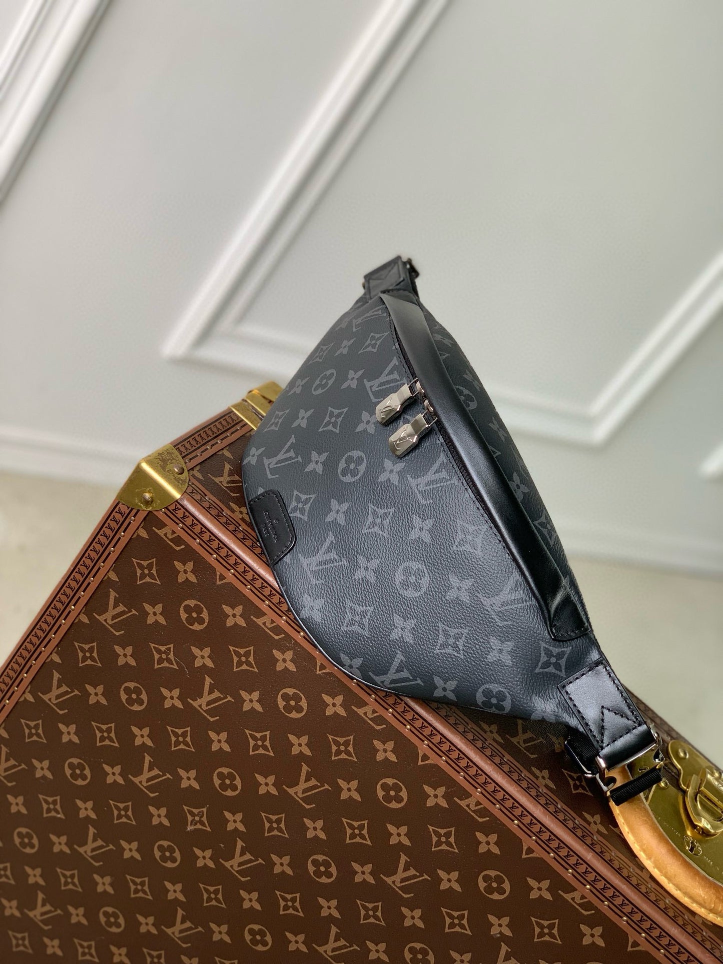 LOU DISCOVERY BUMBAG
