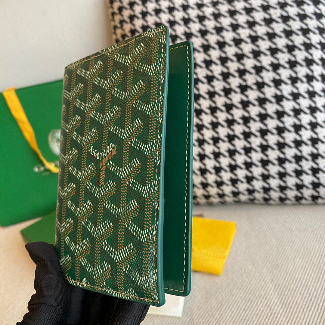 GOYA GRENELLE PASSPORT COVER