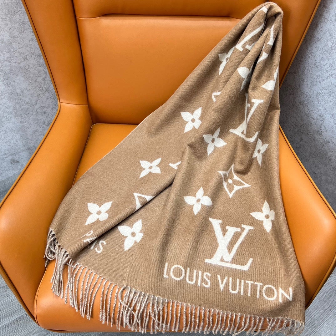 LOU SCARF