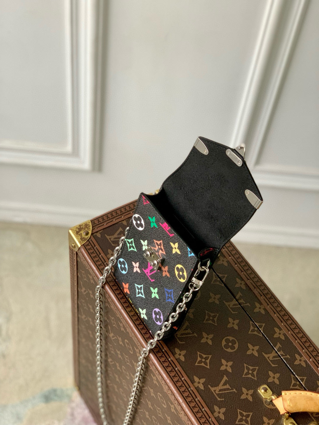 LOU x MURAKAMI METIS PHONE POUCH