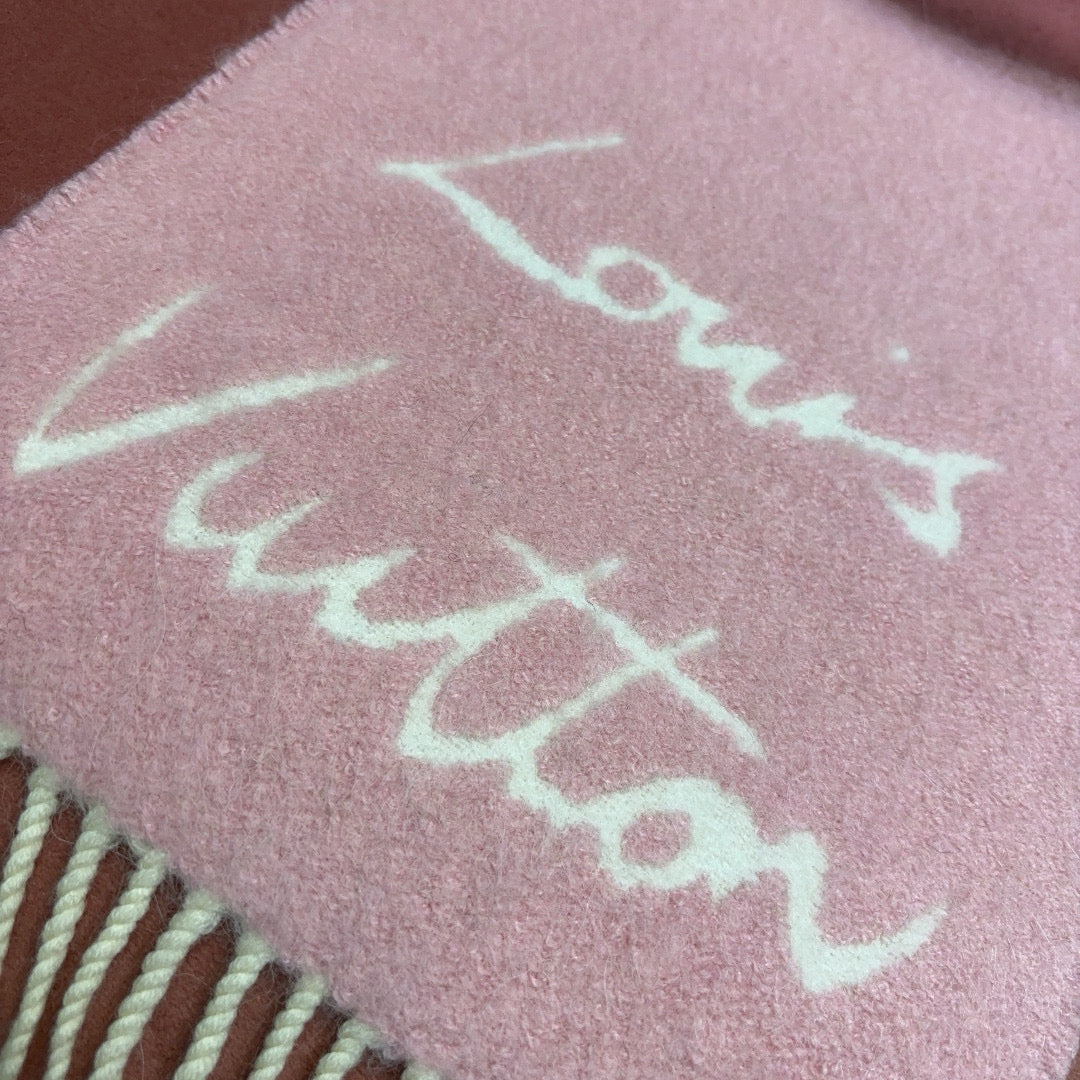 LOU SCARF