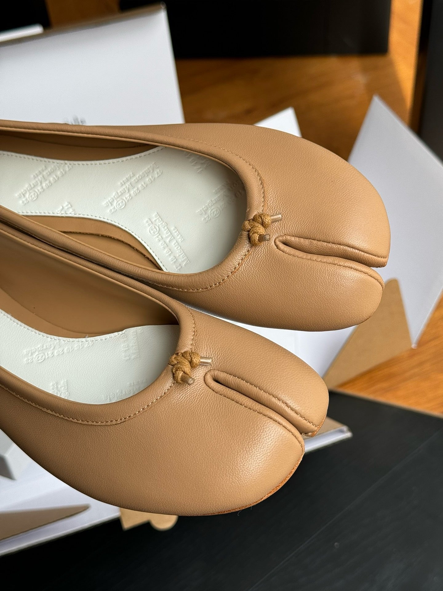 MAISON M TABI BALLET FLATS