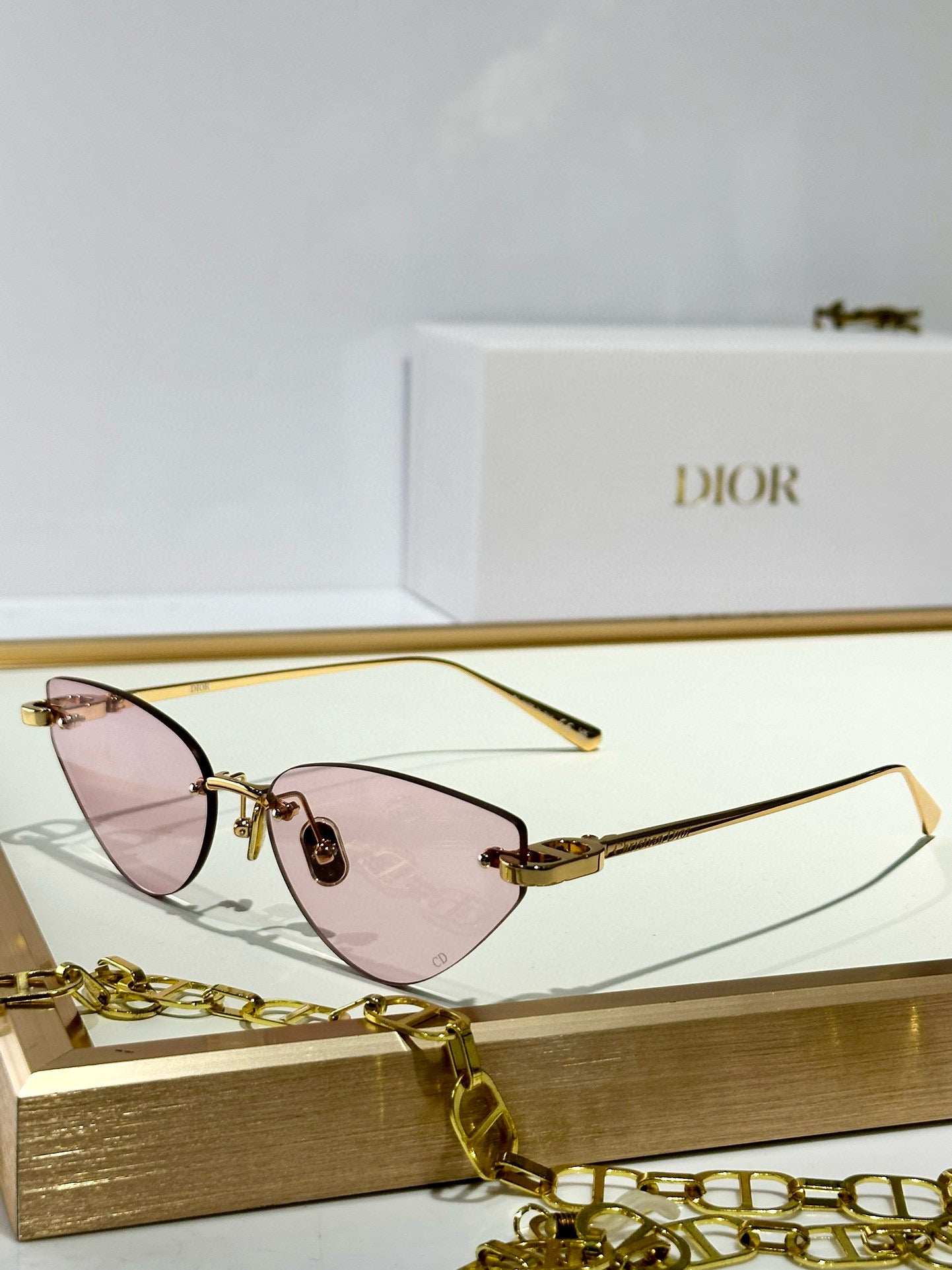CD SUNGLASSES