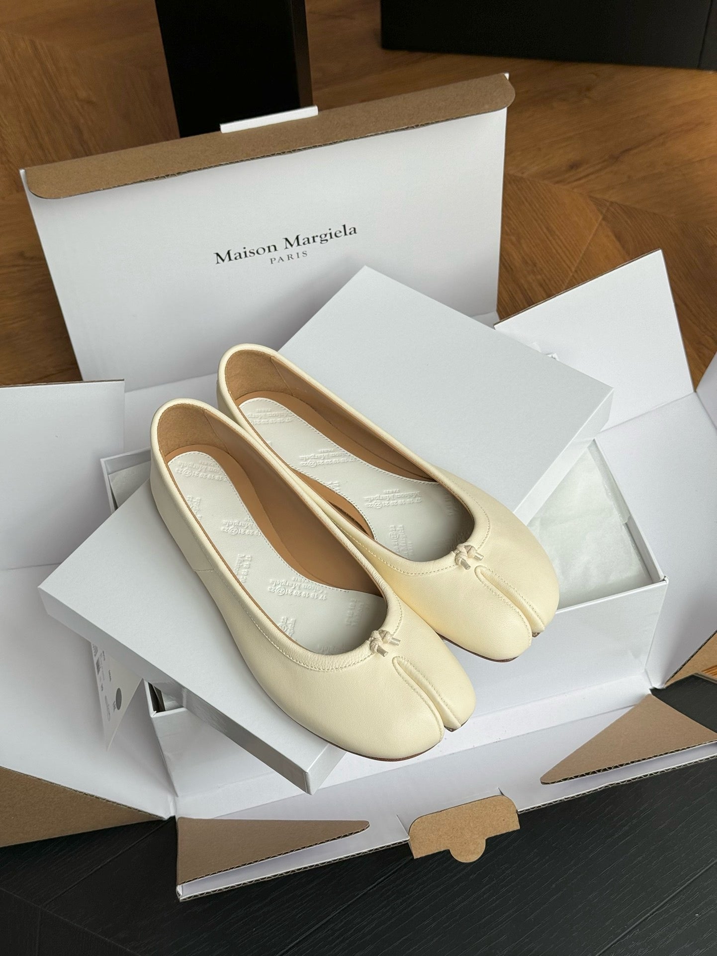 MAISON M TABI BALLET FLATS