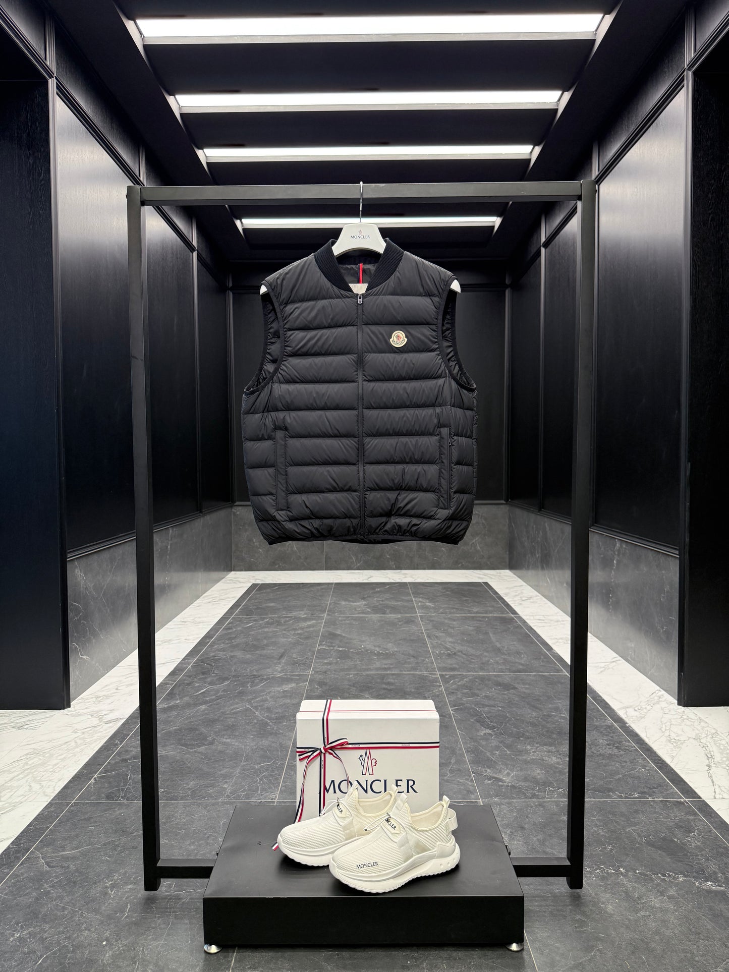 MONC VERNEY JACKET