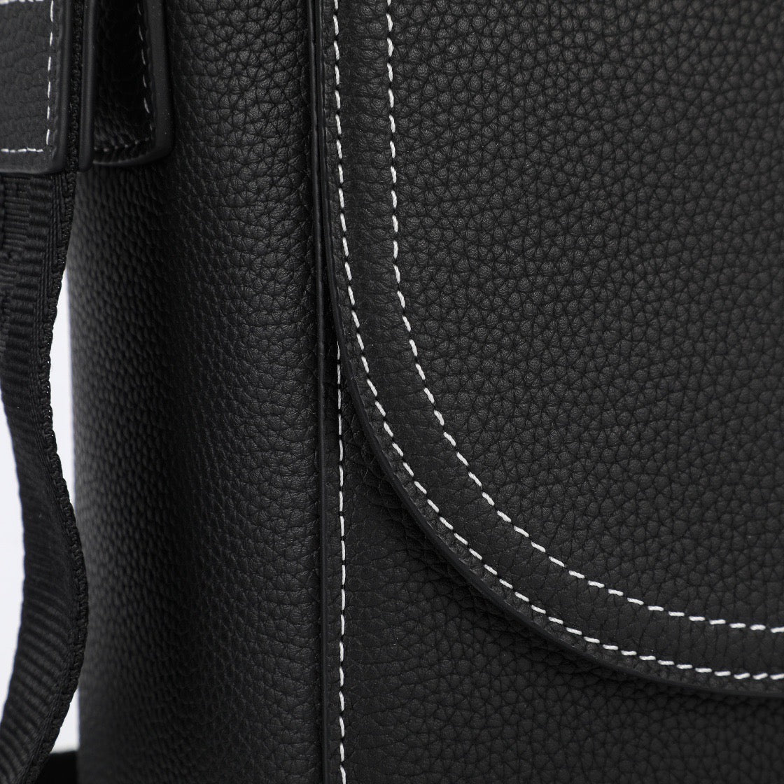 CD SADDLE MESSENGER BAG