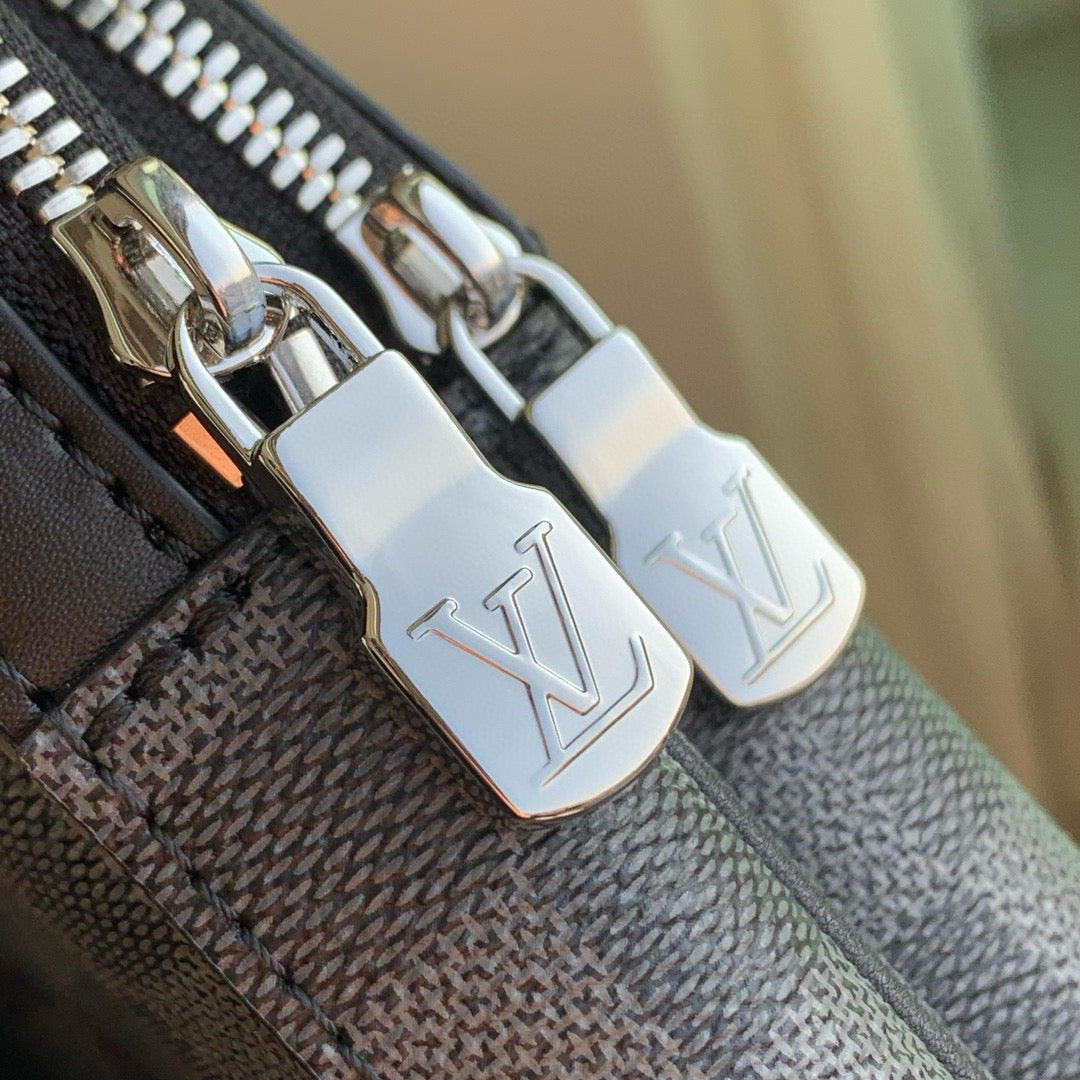LOU AVENUE PM SLING BAG