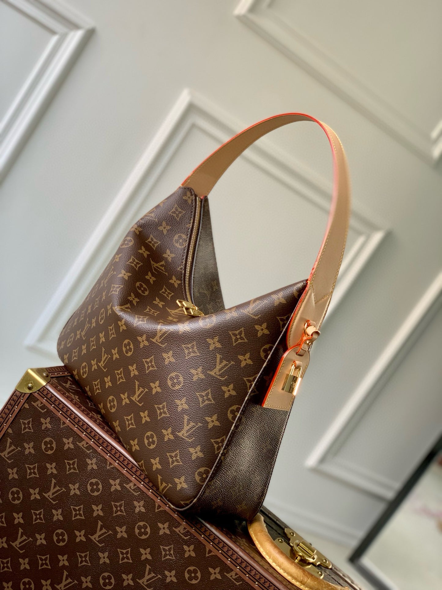 LOU SLOUCHY MM BAG
