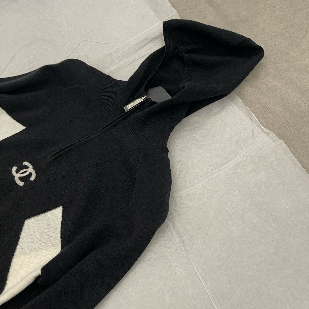 CC KNIT HOODIE