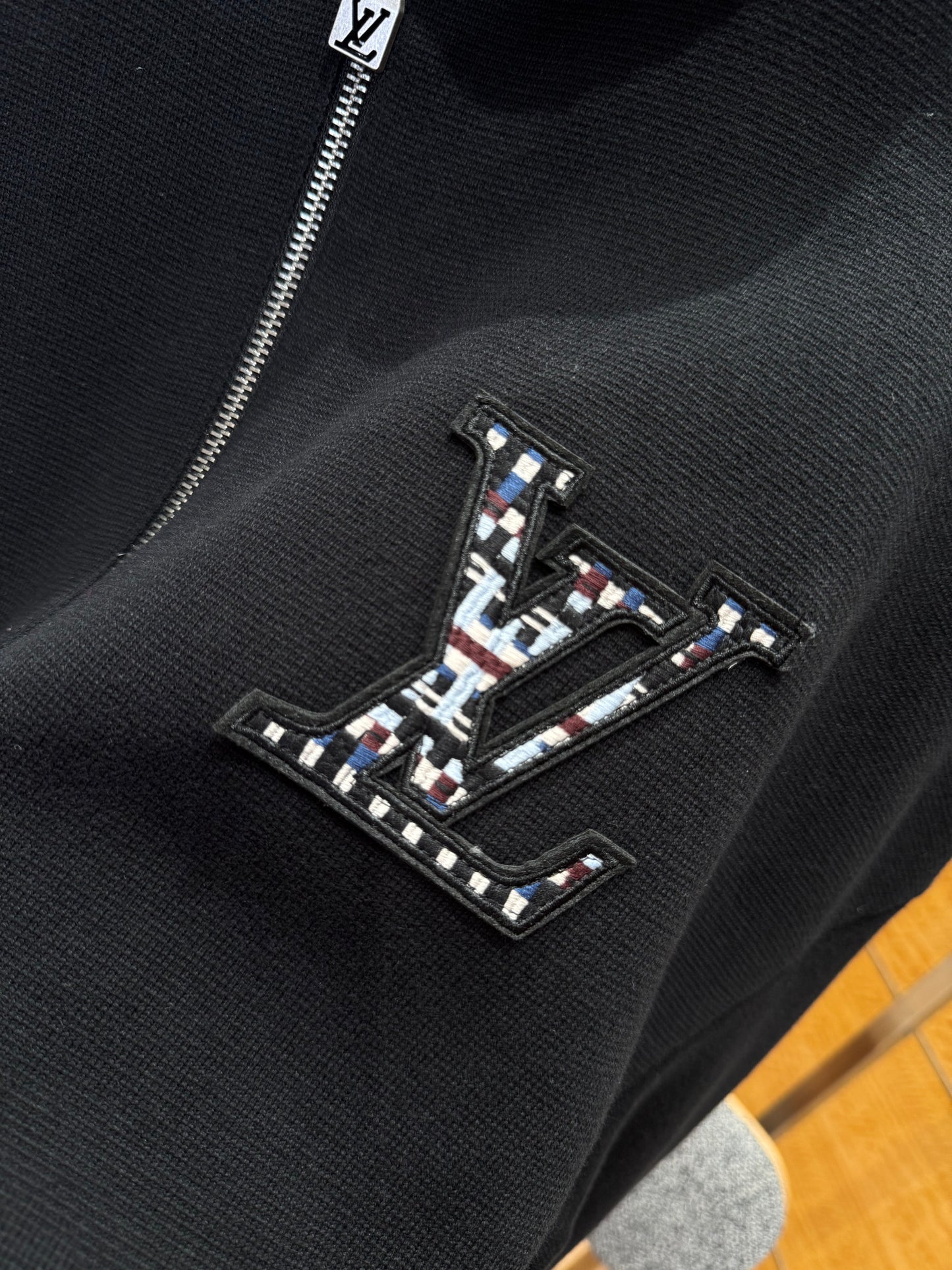 LOU ZIP SWEATSHIRT