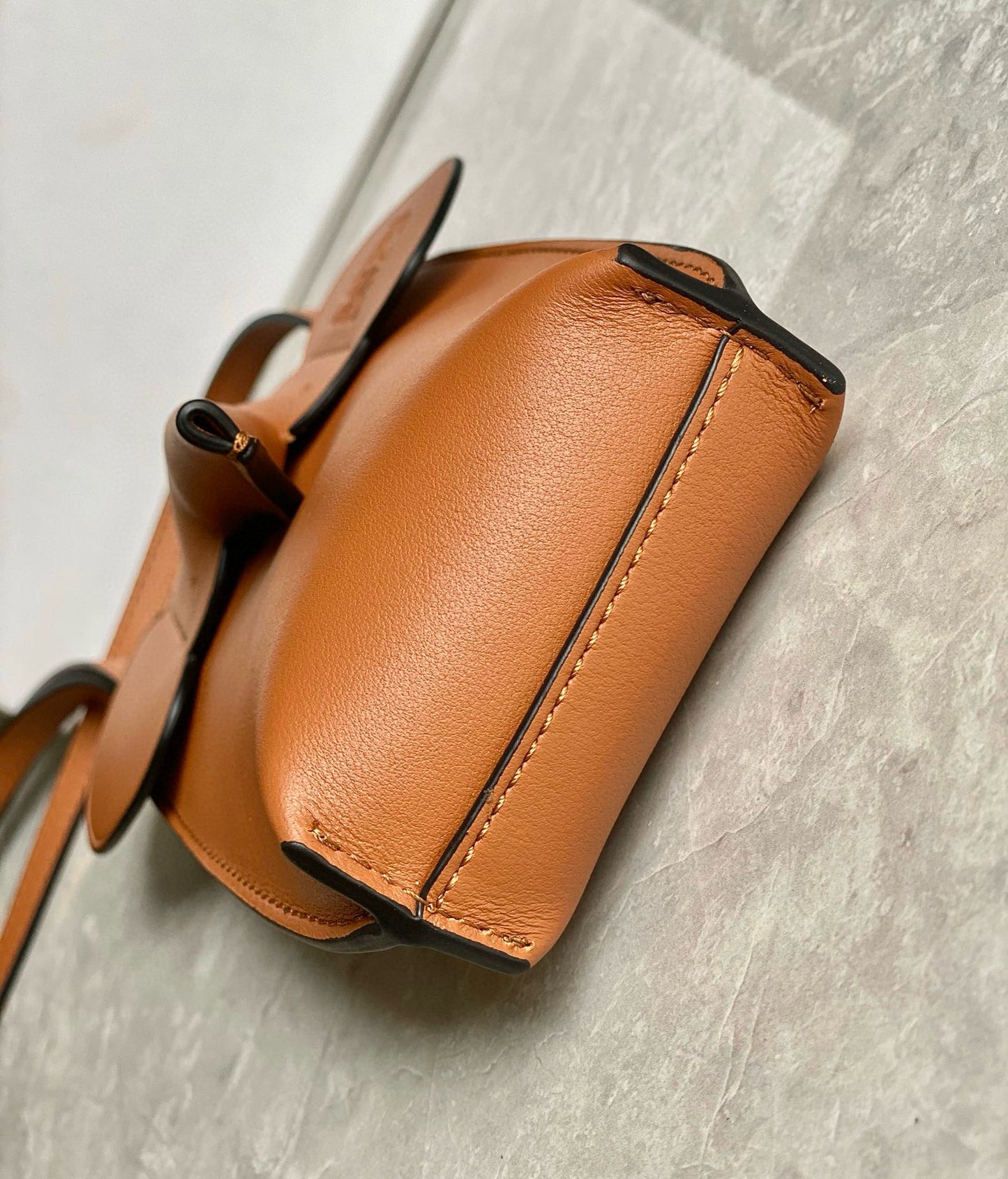 LOEW ELEPHANT POCKET BAG