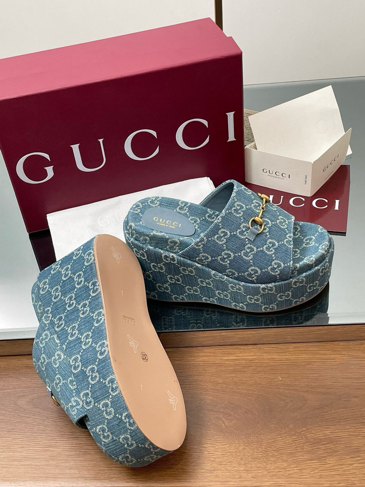 GG WEDGE SANDALS