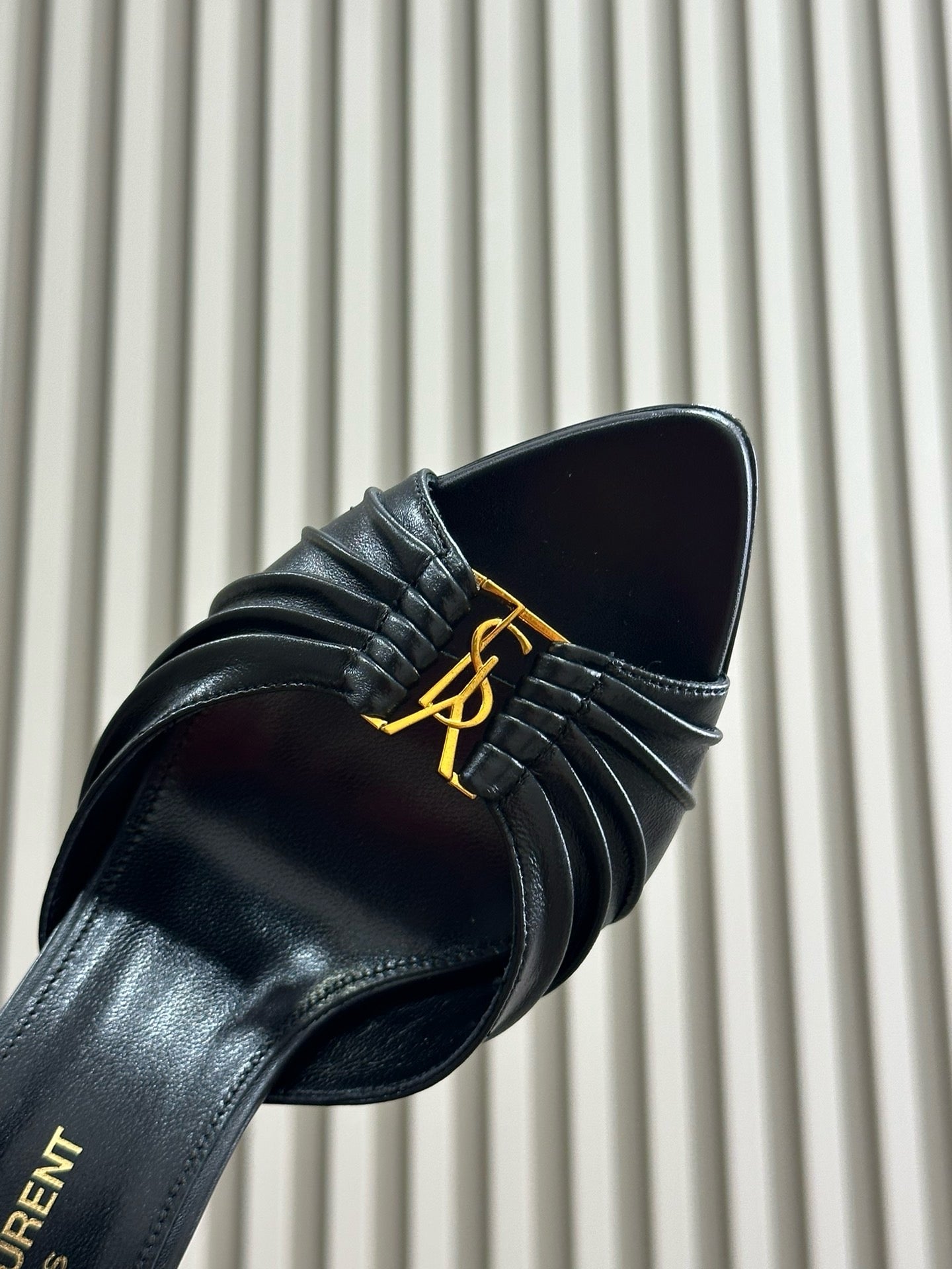 SL HEELS