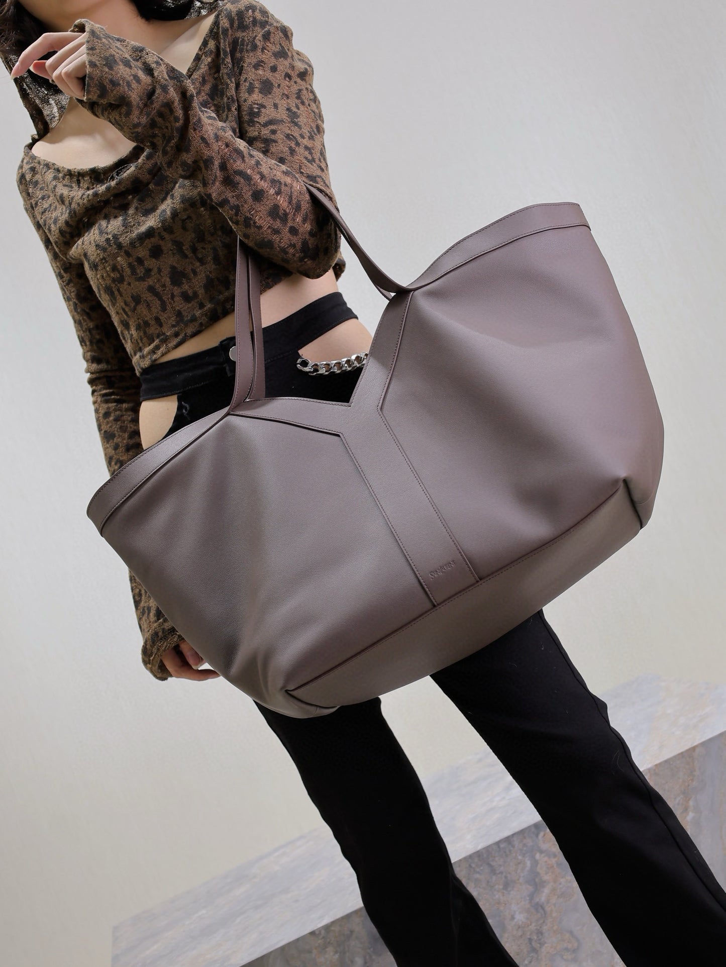 SL Y TOTE IN LEATHER BAG
